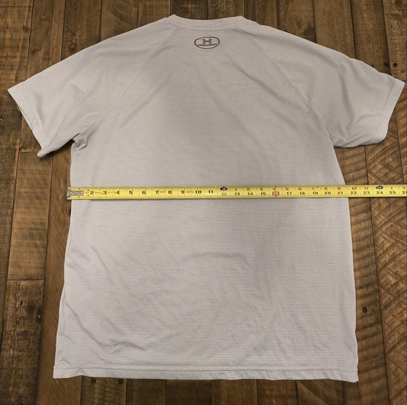 Under Armour Men's Gray Performance Shirt - Picture 2 of 5